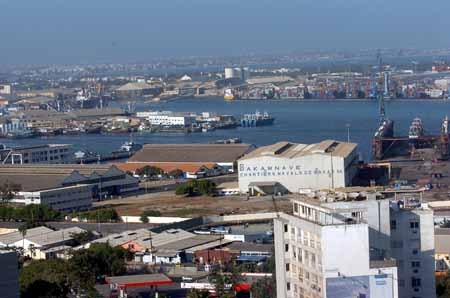 Une usine touchée par un incendie au port de Dakar