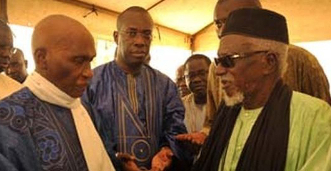 Abdoulaye Wade reçu par le khalife général des mourides