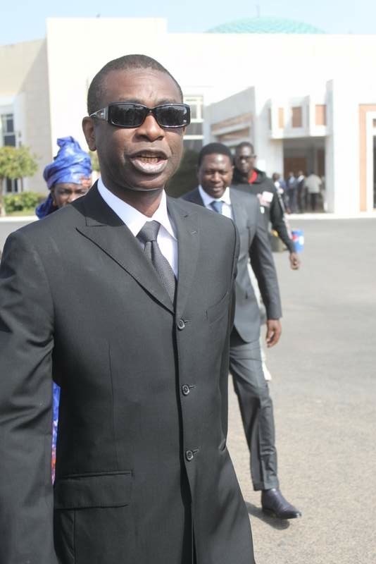 Youssou Ndour rend visite à d’anciens ministres du Tourisme