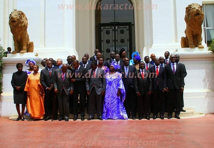 Historique! Voici les photos de famille du premier gouvernement de l'ère Macky Sall et les images du premier conseil des minsitres