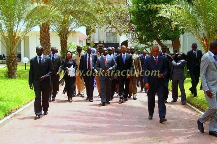 Historique! Voici les photos de famille du premier gouvernement de l'ère Macky Sall et les images du premier conseil des minsitres