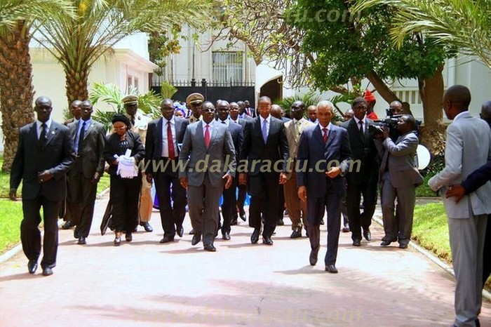 Historique! Voici les photos de famille du premier gouvernement de l'ère Macky Sall et les images du premier conseil des minsitres