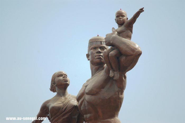 Monument de la « Renaissance »: Pourquoi interdit-on au public d’emprunter la voie publique qui passe devant ? (Gaye Mandiaye)