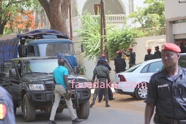 Photos : Béthio Thioune à son arrivée chez le procureur de Thiès