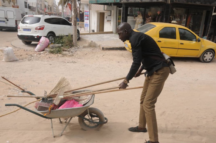 Mimi Touré en opération « Cleaning » : « Il faut que les actions citoyennes d’aujourd’hui perdurent dans le temps ».