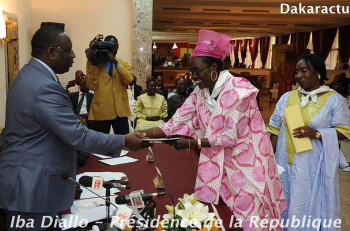 Les images de la cérémonie de remise des cahiers de doléances des centrales syndicales, au palais de la République