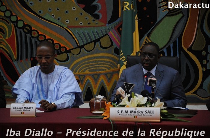 Les images de la cérémonie de remise des cahiers de doléances des centrales syndicales, au palais de la République