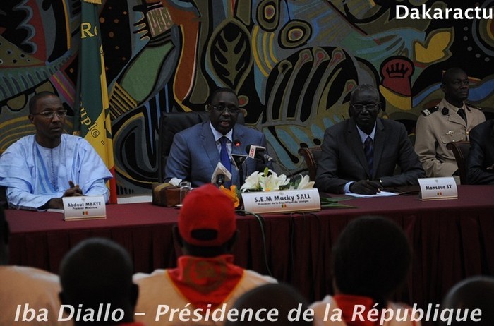 Les images de la cérémonie de remise des cahiers de doléances des centrales syndicales, au palais de la République