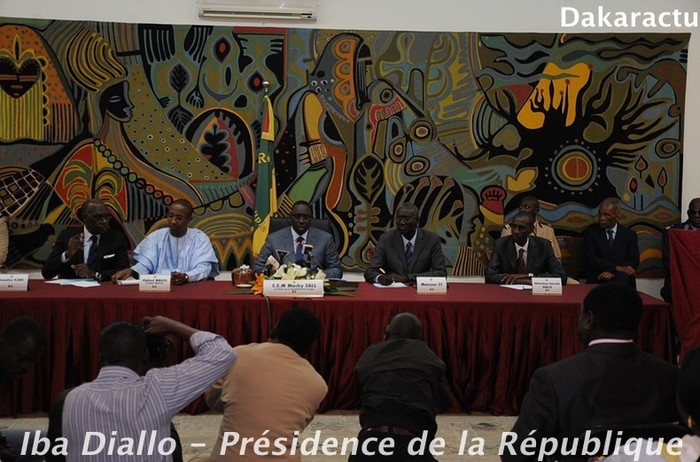 Les images de la cérémonie de remise des cahiers de doléances des centrales syndicales, au palais de la République