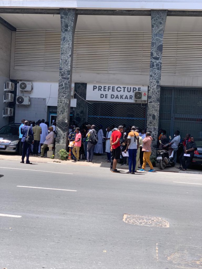 Rassemblements interdits : La préfecture de Dakar grouille de monde.  