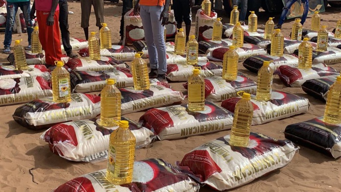 Mbibess (Lompoul) : Aziz Ndiaye construit un poste de santé et distribue des kits alimentaires aux populations. 