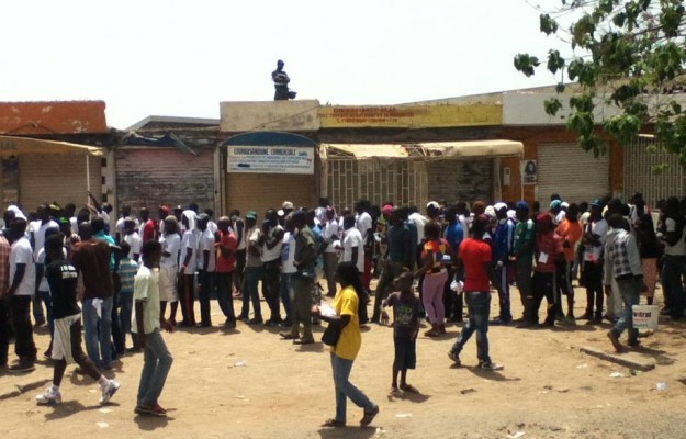 La jeunesse sénégalaise perdue entre la danse et la lutte