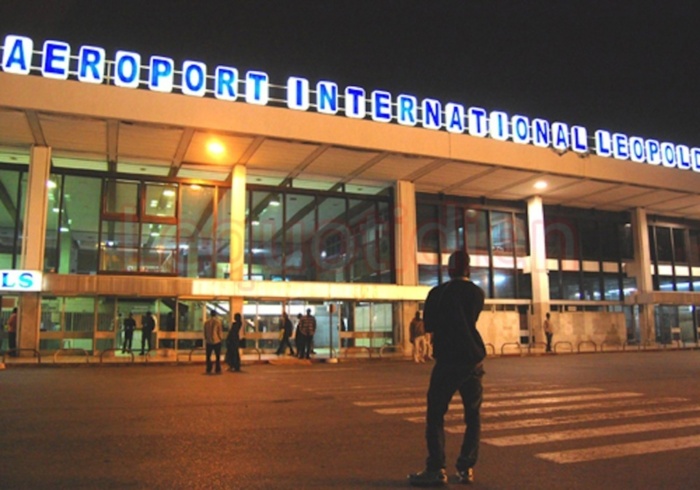 Un faux conseiller de Macky Sall  cravaté à l'Aéroport LSS  :Le faussaire Joël Manou installe le malaise à la Présidence de la République