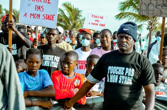 Saint-Louis : La plateforme citoyenne et d'action investit la rue pour dire non à la délocalisation du stade Me Babacar Sèye.