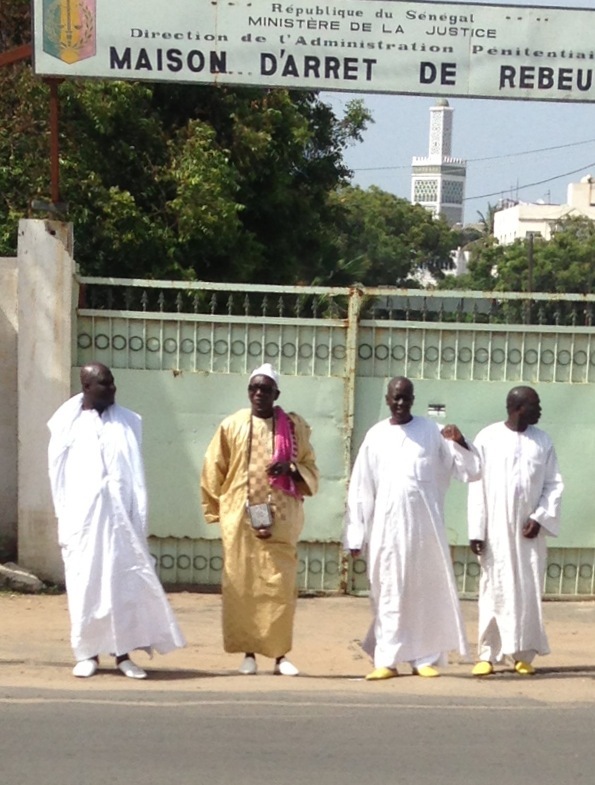 Serigne Moustapha Mbacké Ibn Serigne Cheikh Maty Leye Mbacké a rendu visite à Karim Wade (Images)