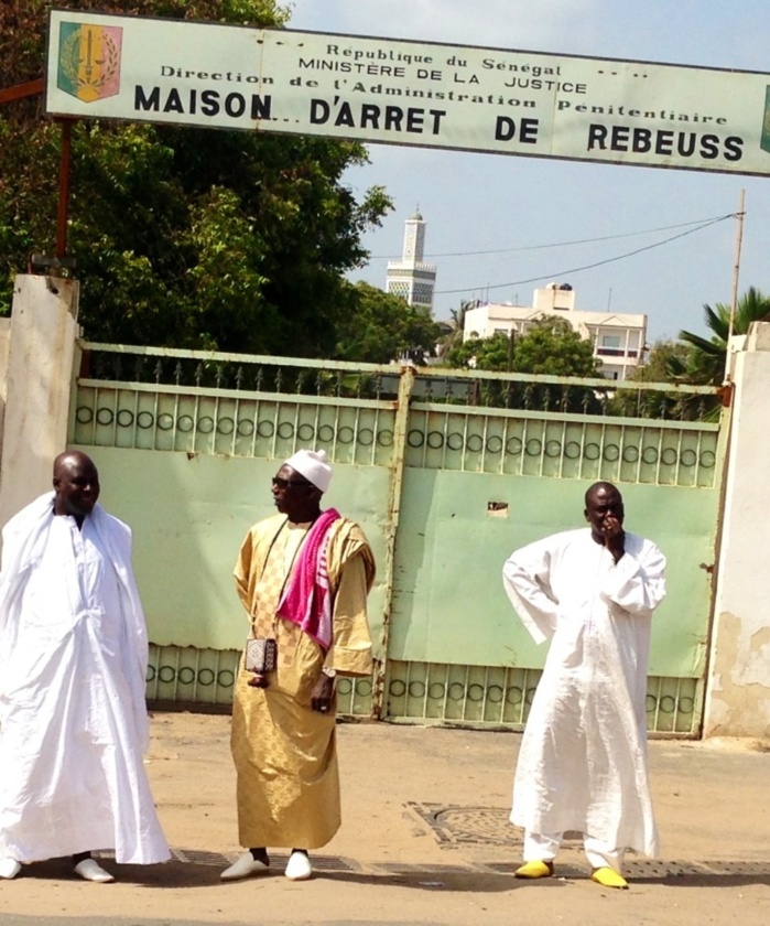 Serigne Moustapha Mbacké Ibn Serigne Cheikh Maty Leye Mbacké a rendu visite à Karim Wade (Images)