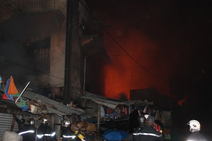 Sandaga : les images de l'incendie du marché