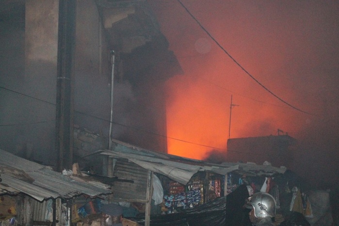 Sandaga : les images de l'incendie du marché