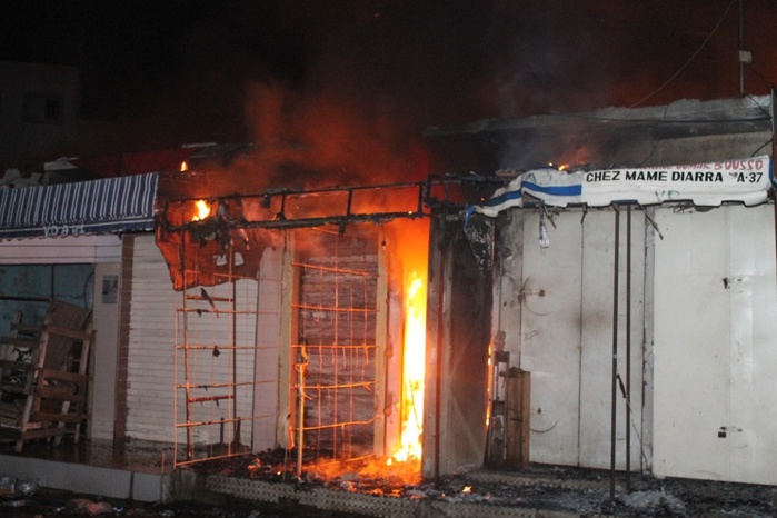 Sandaga : les images de l'incendie du marché