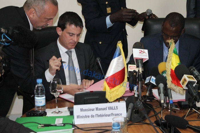 Les images de la conférence de presse du ministre français de l'Intérieur Manuel Valls avec son homologue sénégalais Abdoulaye Daouda Diallo