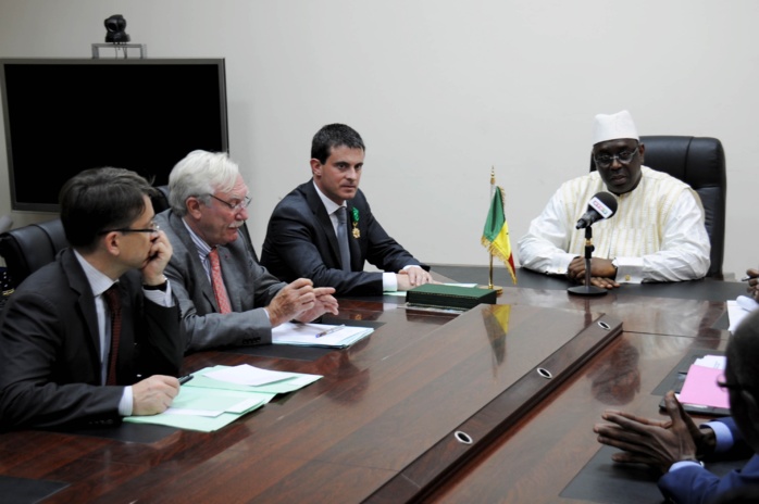 Président Sall reçoit Manuel Valls au Palais de la République