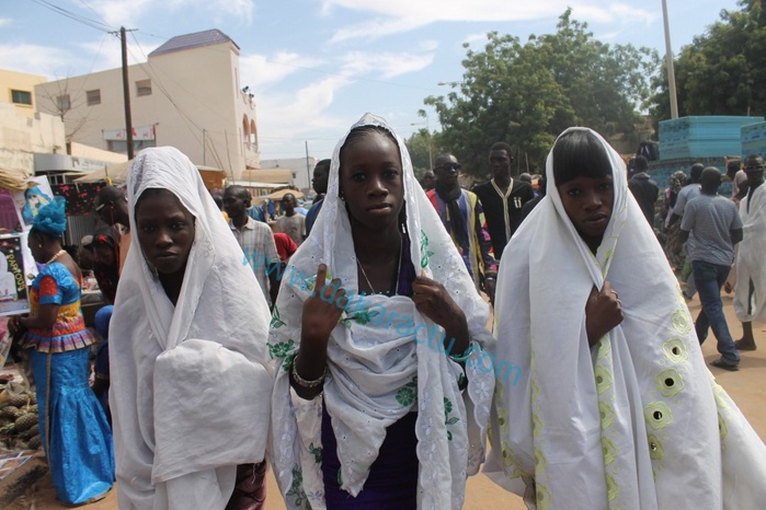 Habillement  des jeunes filles au Magal Des tenues décentes à la place des jeans et jupes courtes