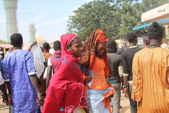 Habillement  des jeunes filles au Magal Des tenues décentes à la place des jeans et jupes courtes