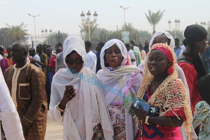 Habillement  des jeunes filles au Magal Des tenues décentes à la place des jeans et jupes courtes