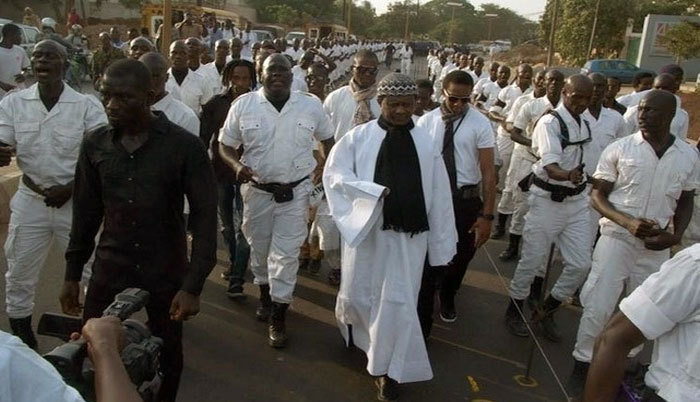 S’estimant incompris,  Serigne Modou Kara s’en va en exil