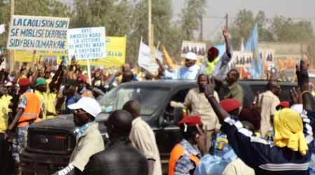 Mobilisation folklorique de militants: Macky pas à pas sur les traces de Wade