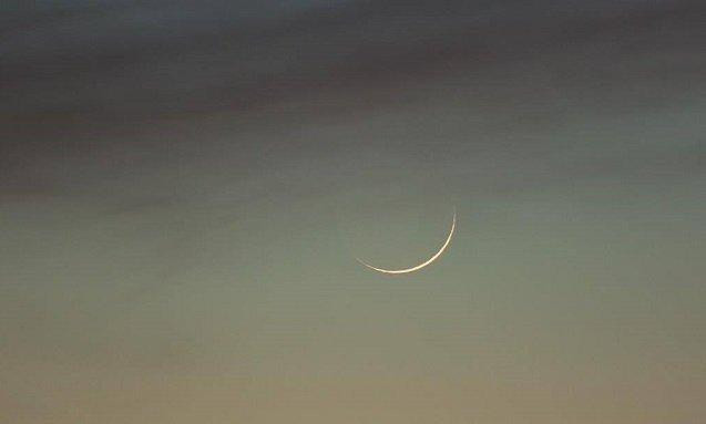 TOUBA - Le croissant lunaire aperçu