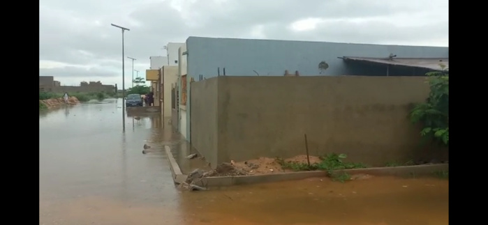 Fortes pluies à Rufisque : Les villas de la Sicap Belleville  de Sangalkam, inondées.