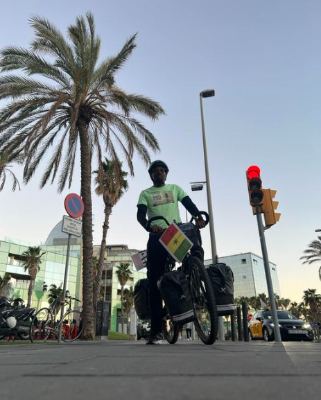 « La route de la soif et de l’espoir », un sénégalais entame un marathon Paris - Dakar à Vélo…