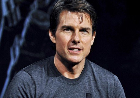 Tom Cruise amoureux de son assistante de 22 ans ?