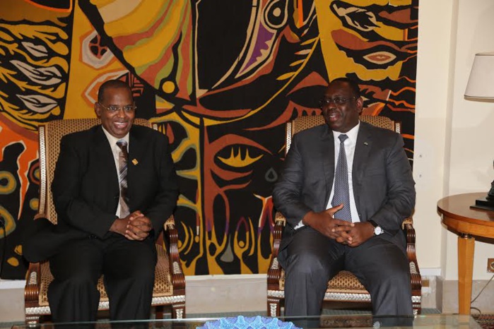 IMAGES : Sidy Lamine Niass reçu aujourd'hui au palais, par le Président Macky Sall.