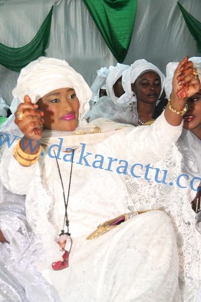 Les images de la célébration de la nuit du Maouloud chez Sheikh Alassane Sène "Tarrë Yalla"