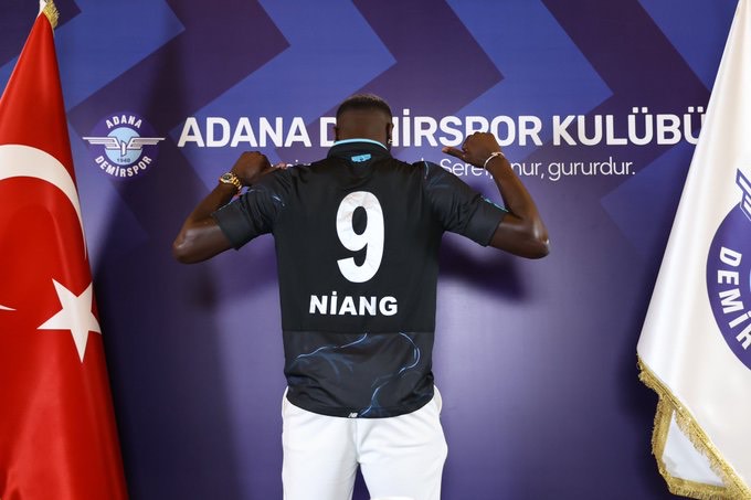 Transfert : Après une saison galère à Auxerre, Mbaye Niang rejoint la Turquie…