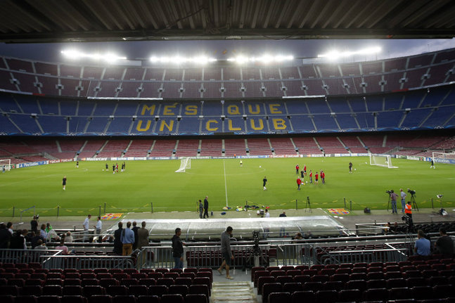 Il menace de poser une bombe au Camp Nou