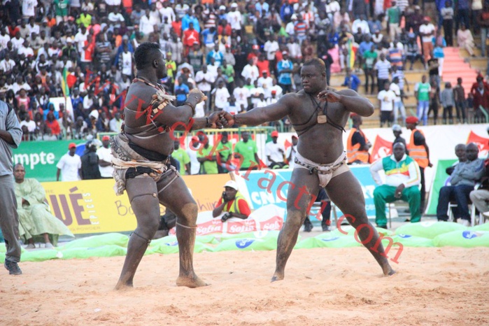 Combat Balla Gaye II contre Eumeu Sène au stade Demba Diop : retour en images des temps forts de la journée