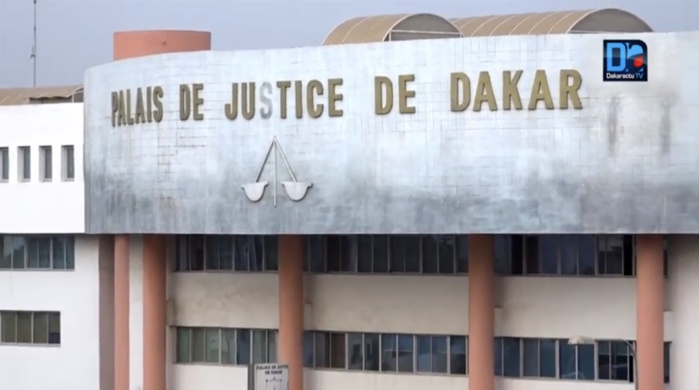 Palais de justice: des acolytes atterrissent à la gendarmerie pour un différend et sont pris avec un seau et une enveloppe rempli de chanvre indien