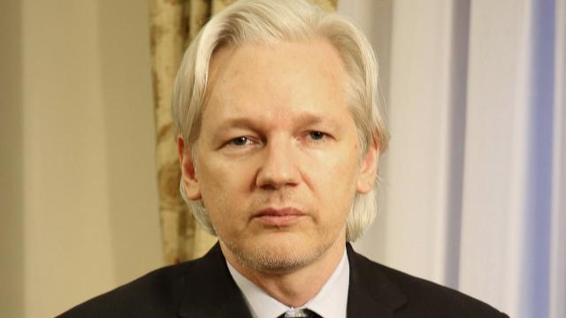 Julian Assange : « Monsieur Hollande, accueillez-moi en France »