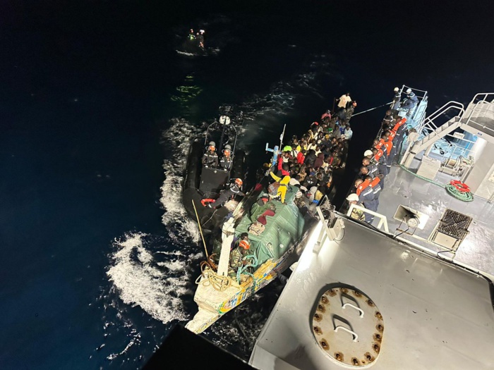 Emigration irrégulière: La Marine intercepte une pirogue au large de Saint-Louis avec 150 personnes