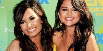 Selena Gomez et Demi Lovato ensemble au We Day, vont-elles se (re)parler ?