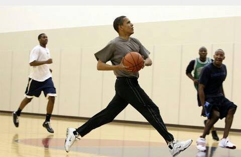 Barack Obama : En plein match de Basket