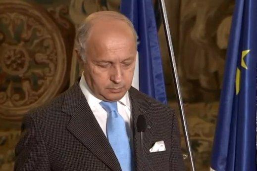 Fabius fait un malaise en direct