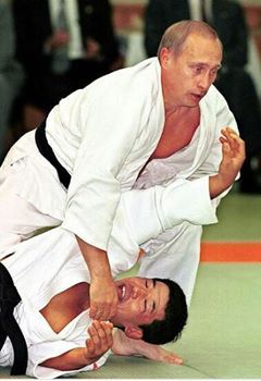 Quand le président Poutine dévoile ses talents de judoka