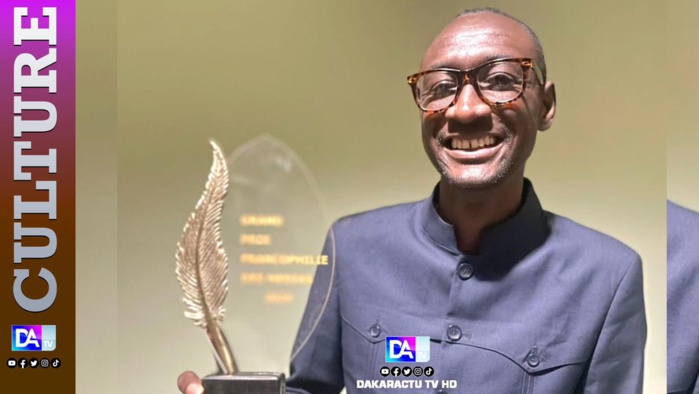 Grand prix Francophile des médias : Le Secrétaire d’État à la Culture, Bacary Sarr, félicite le journaliste Alioune Badara Mané