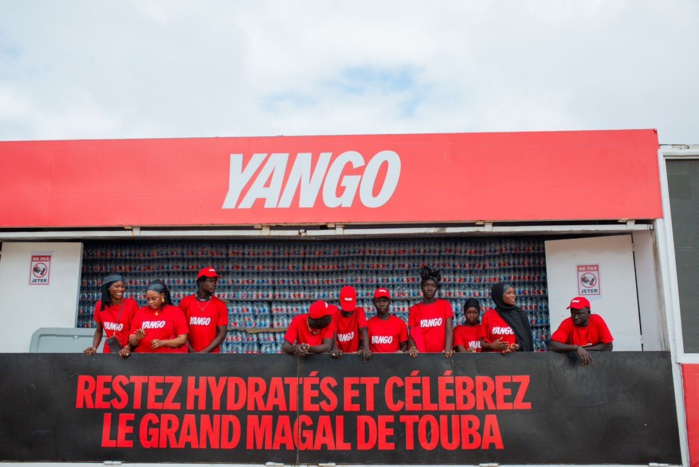 Yango, solidaire de la communauté mouride au Magal de Touba en distribuant des milliers de bouteilles d’eau aux fidèles