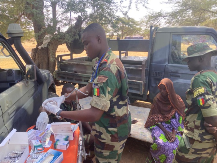 Crues du fleuve Sénégal : l'Armée effectue des consultations  gratuites dans certains villages de Podor