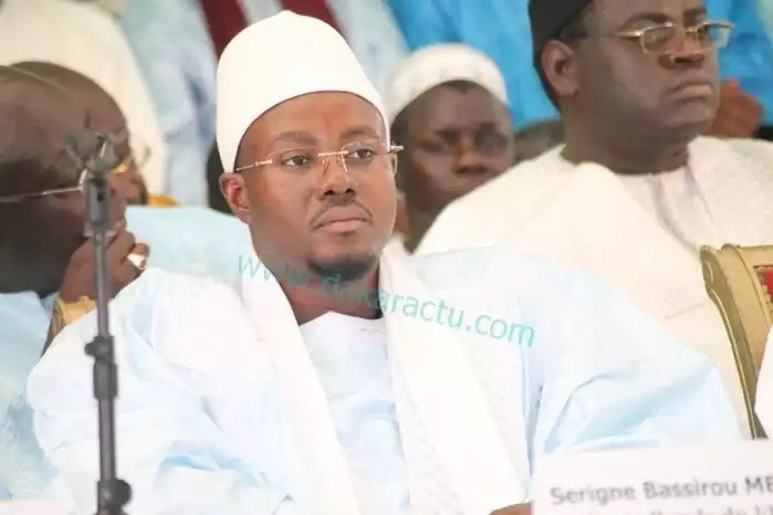 TOUBA : Serigne Bassirou Abdou Khadre appelle le président Macky Sall et Me Abdoulaye Wade à se retrouver et se réconcilier